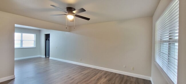 Building Photo - GREAT THREE BEDROOM 2 BATH HOME IN NORTH CLOVIS