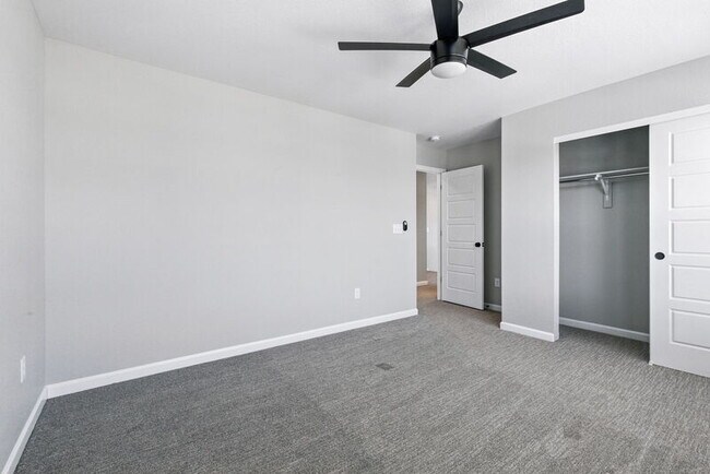 Building Photo - 9191 Rio Lado St
