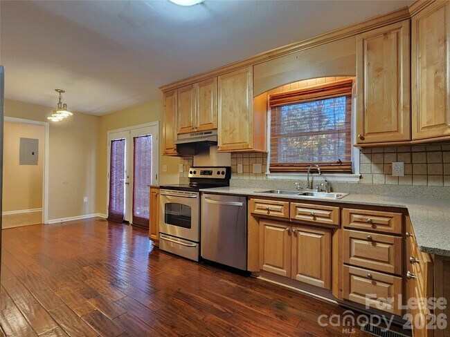 Building Photo - 417 Wintergreen Ct