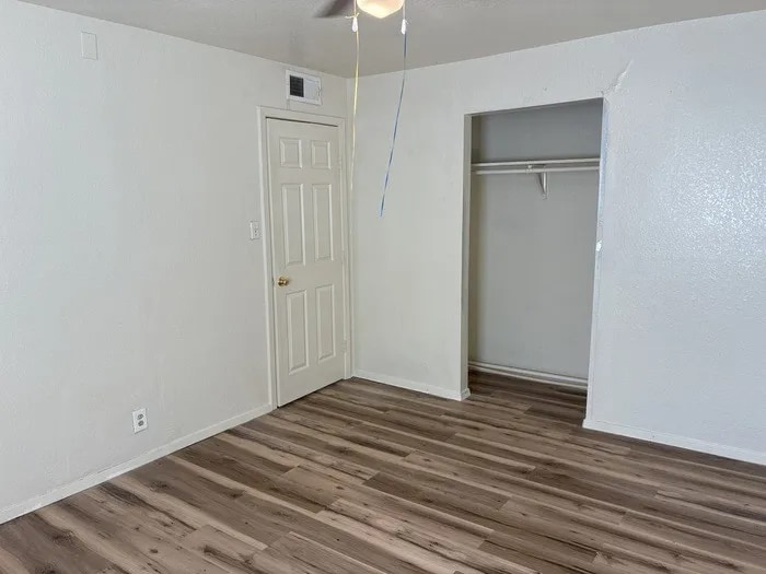 Building Photo - 604 W 4th St