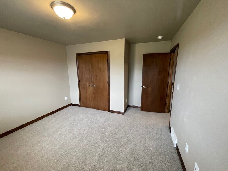 2 UPSTAIRS BEDROOMS - 629 Diversity Dr