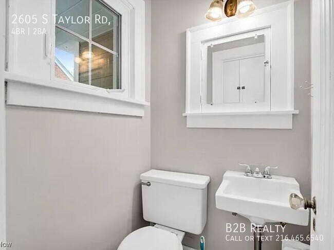 Building Photo - 2605 S Taylor Rd