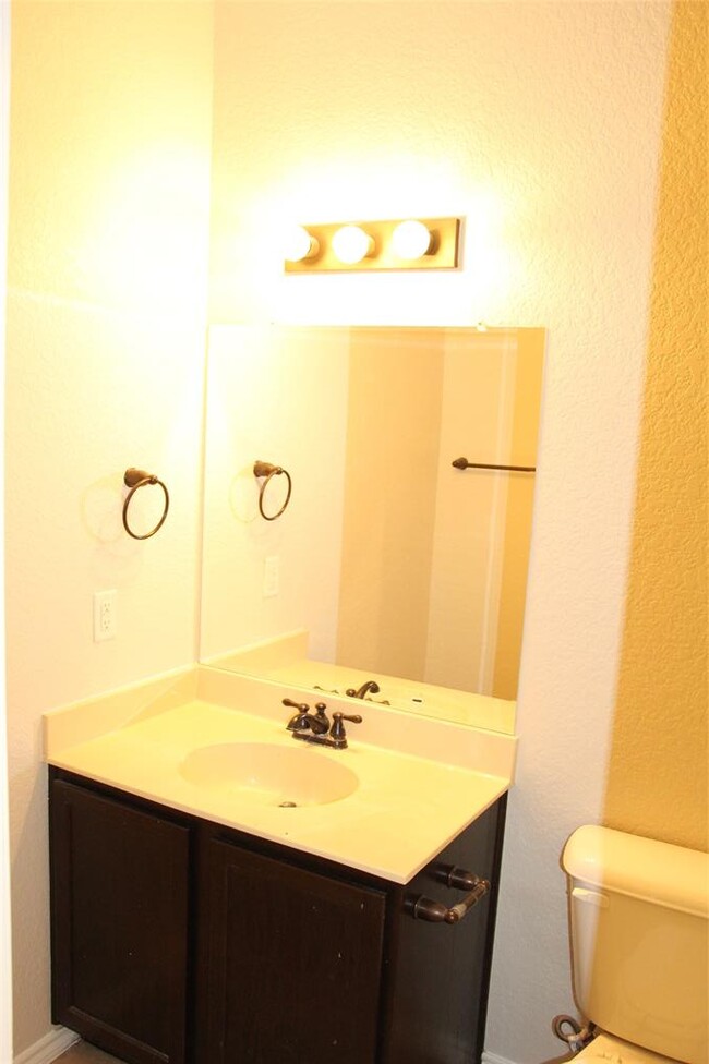 Building Photo - 578 Creekside Cir