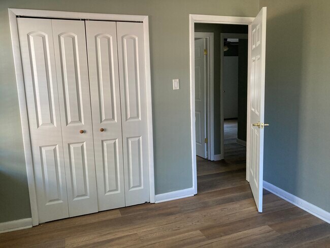 Third bedroom - 1704 W Birge St