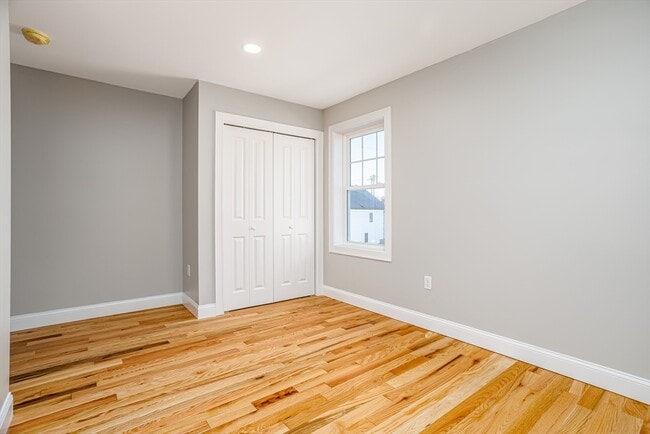 Building Photo - 27 Milton St