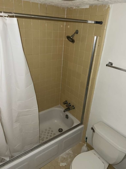 Building Photo - 1237 Shalom Dr