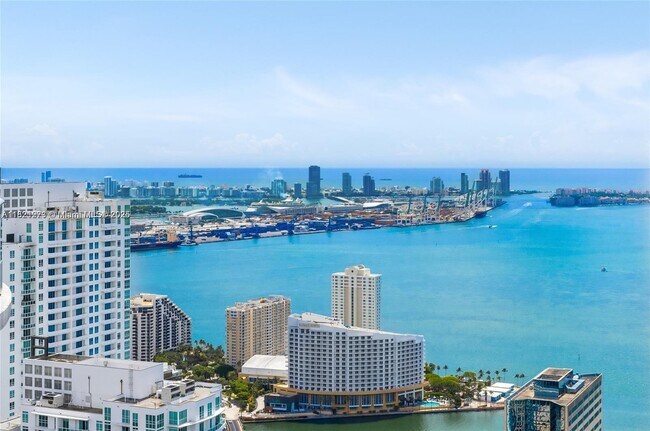 Building Photo - 1000 Brickell Plaza