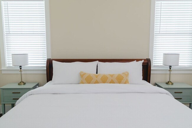 Building Photo - Beautiful 3 bedroom Home for Rent, middle of The Nations with a "4th"/bonus room