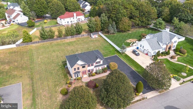 Building Photo - 27 Samantha Dr