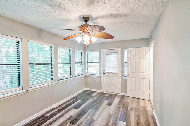 Building Photo - 2557 Ashley Cir