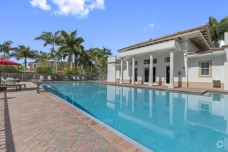 Building Photo - Palm Breeze