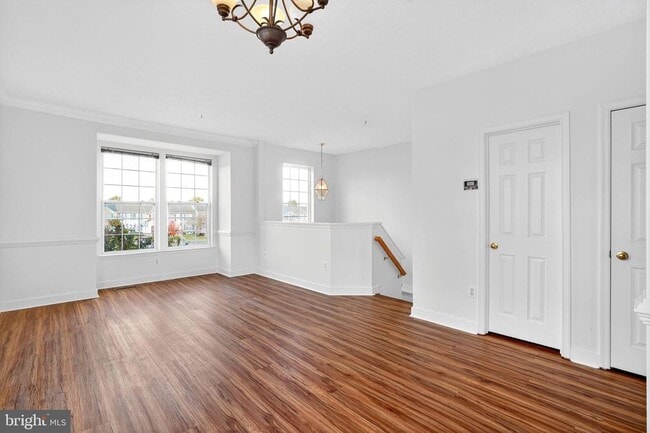 Building Photo - 5015 Leasdale Rd