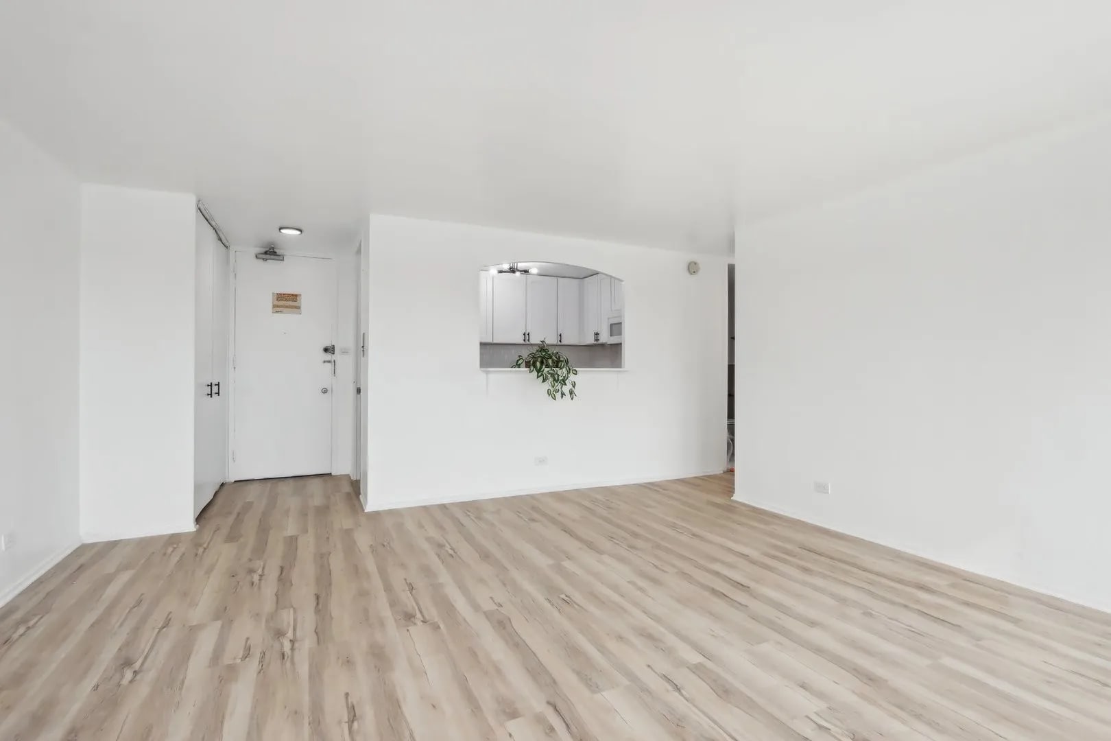Building Photo - 1400 E 55th Pl
