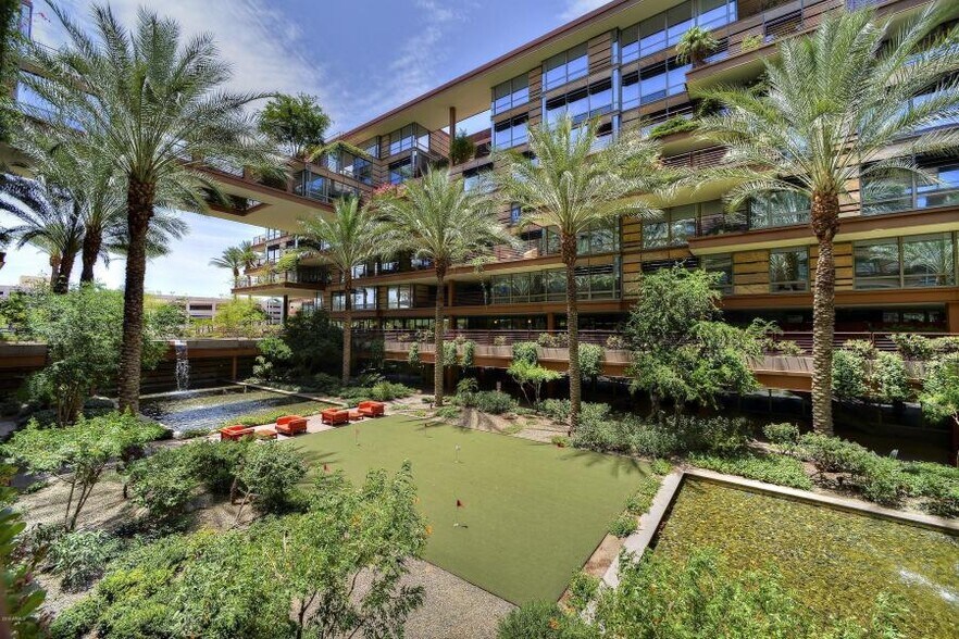 Building Photo - 7137 E Rancho Vista Dr