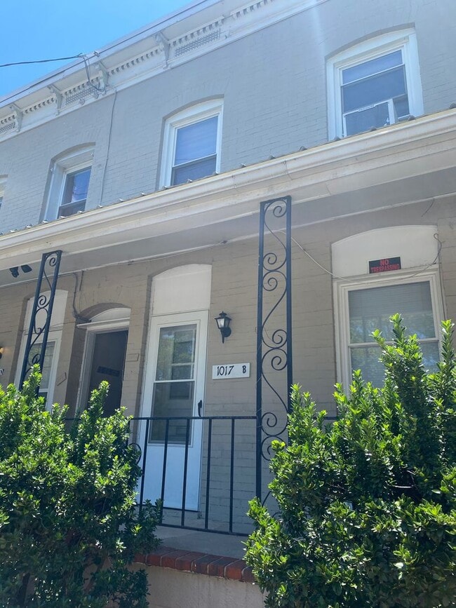 Primary Photo - 1017 W Leigh St