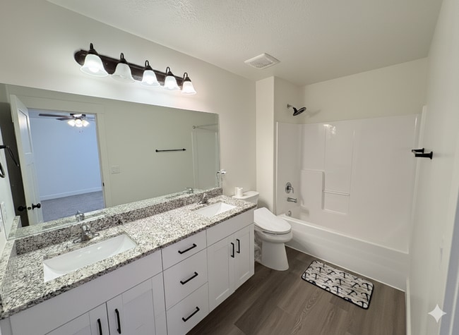 Building Photo - 128 E 840 N