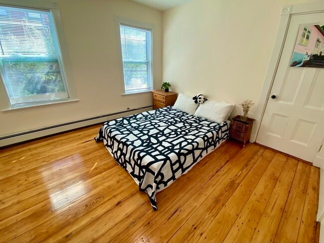 Building Photo - 18 Fisk Plz