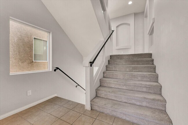 Building Photo - 6779 Philharmonic Ave