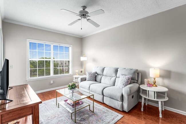 Building Photo - Beautiful One Bed One Bath Green Hills Condo