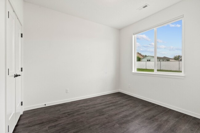 Building Photo - 714 N Arties Rd