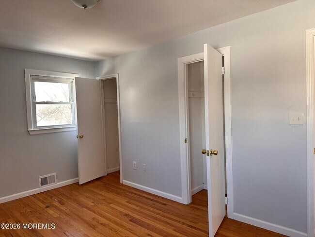 Building Photo - 420 Mermaid Ave