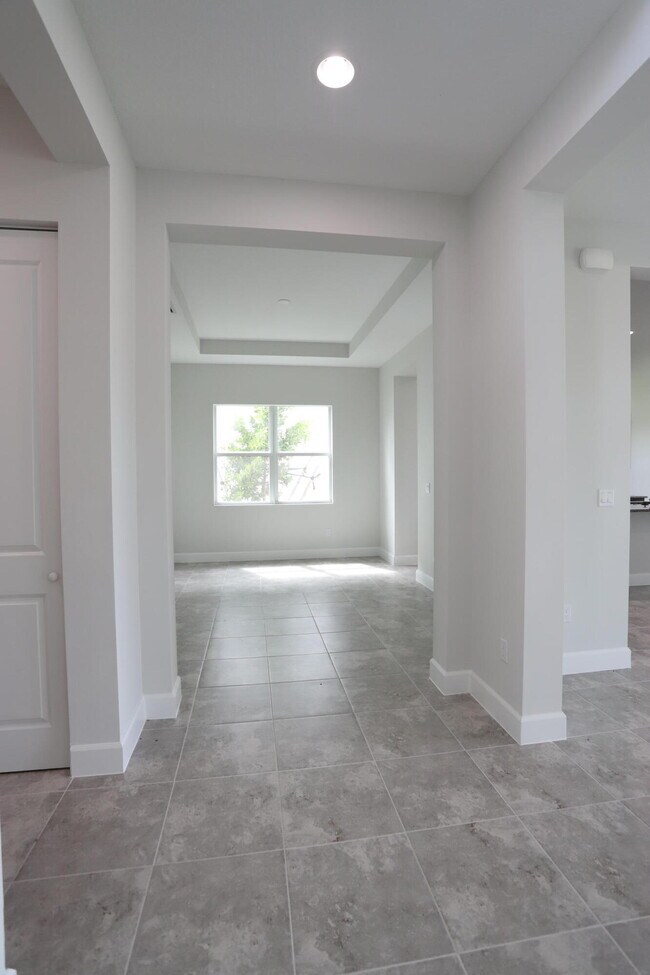 Building Photo - 15192 Wildwood Cir