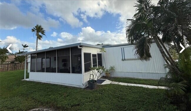 Building Photo - 5470 SW 25th Way