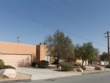 Primary Photo - 12832 Miracle Hill Rd