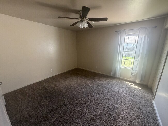 Building Photo - 306 Allyson Dr