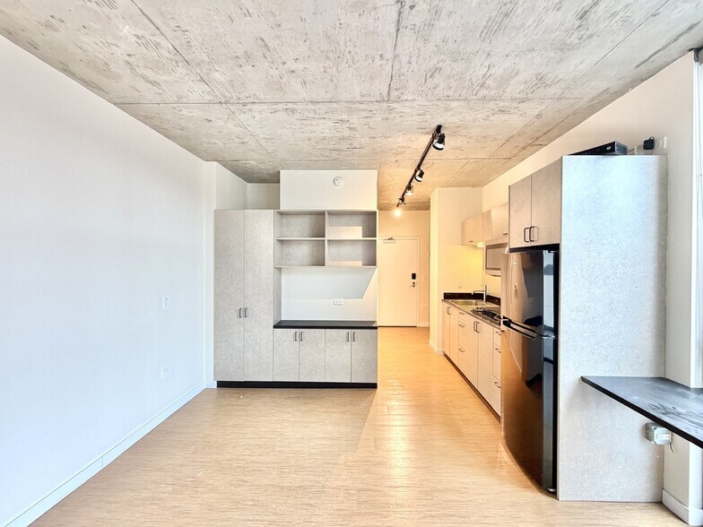 Building Photo - 1515 N Fremont St