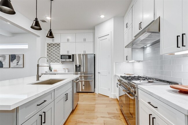 Building Photo - 7818 Janak Dr