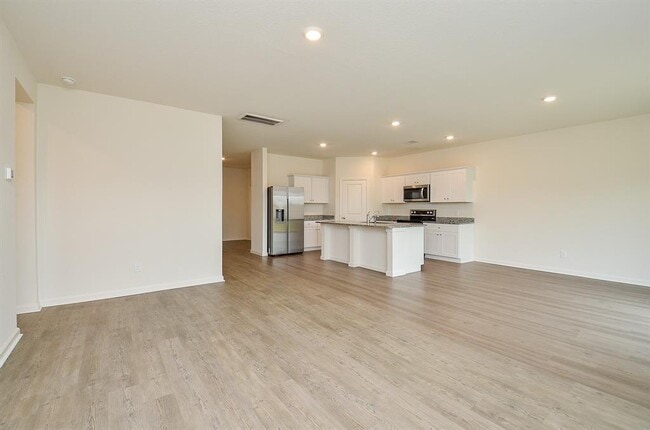 Building Photo - 27314 Clear Breeze Dr