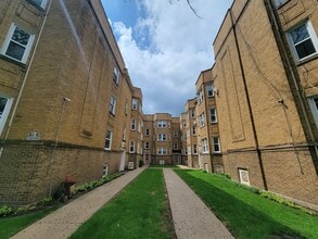 Building Photo - 6430 N Richmond St