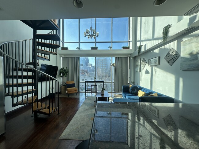 Building Photo - 205 N 11th St