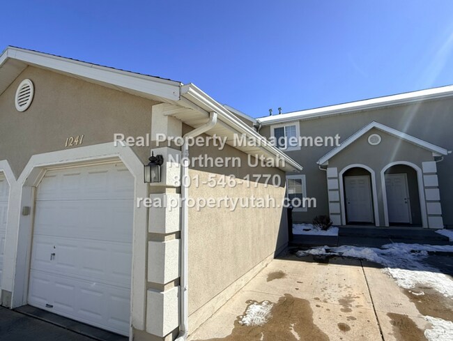 Building Photo - Cute 2 Bedroom Townhome in South Ogden Available