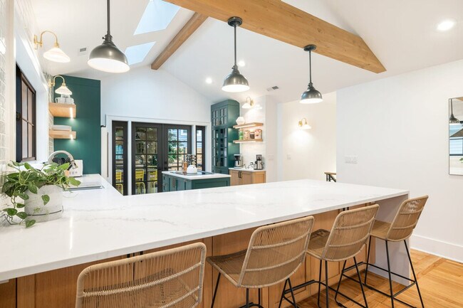 Building Photo - 2453 4th Ave W