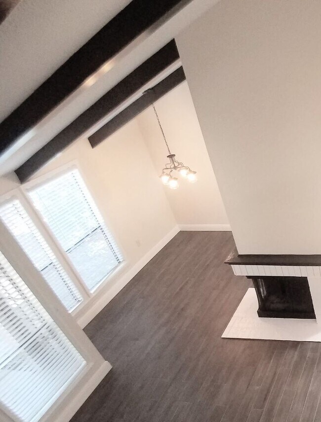 Building Photo - Stunning All Upgraded 2/2 Condo x Rent @ Winter Park Village next to Full Sail !