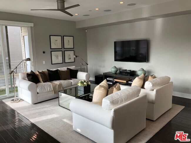 Building Photo - 12003 Emery Ln