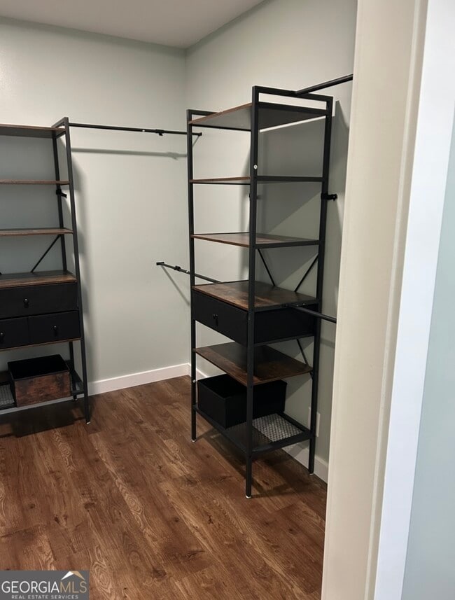 Building Photo - 522 Capri Dr