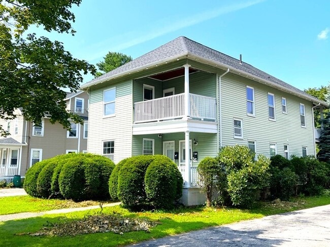 Primary Photo - 20 Pond St