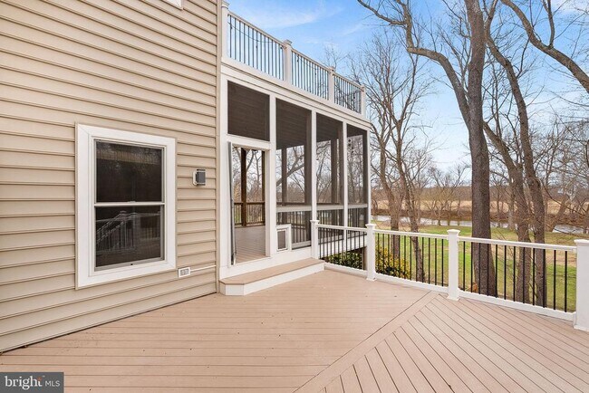 Building Photo - 19451 Youngs Cliff Rd