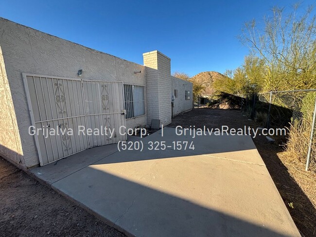 Building Photo - Westside 3 Bedroom, 2 Bath House for Rent ...