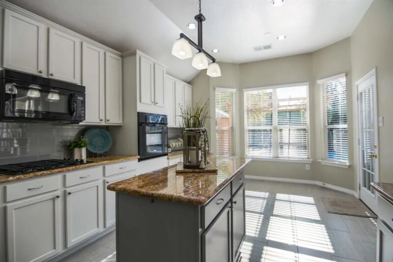 Building Photo - 24802 Jillian Way Ct