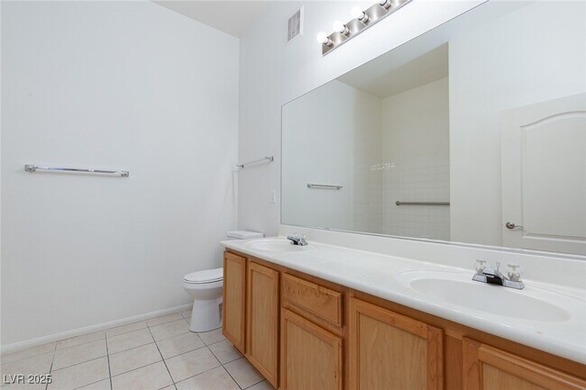 Building Photo - 2305 W Horizon Ridge Pkwy