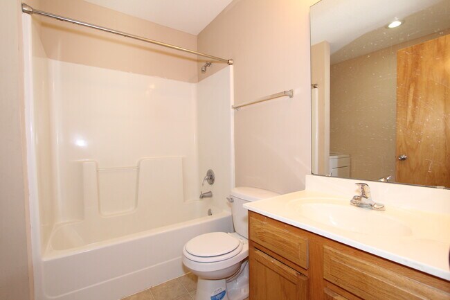 Building Photo - 917 Jackalope Ct