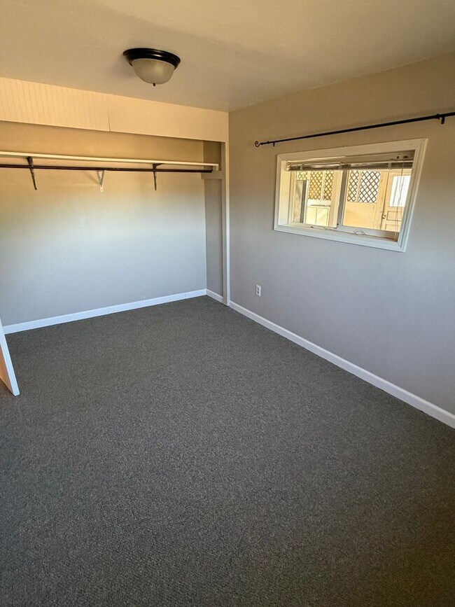 Building Photo - 42116 Gilbert Ln