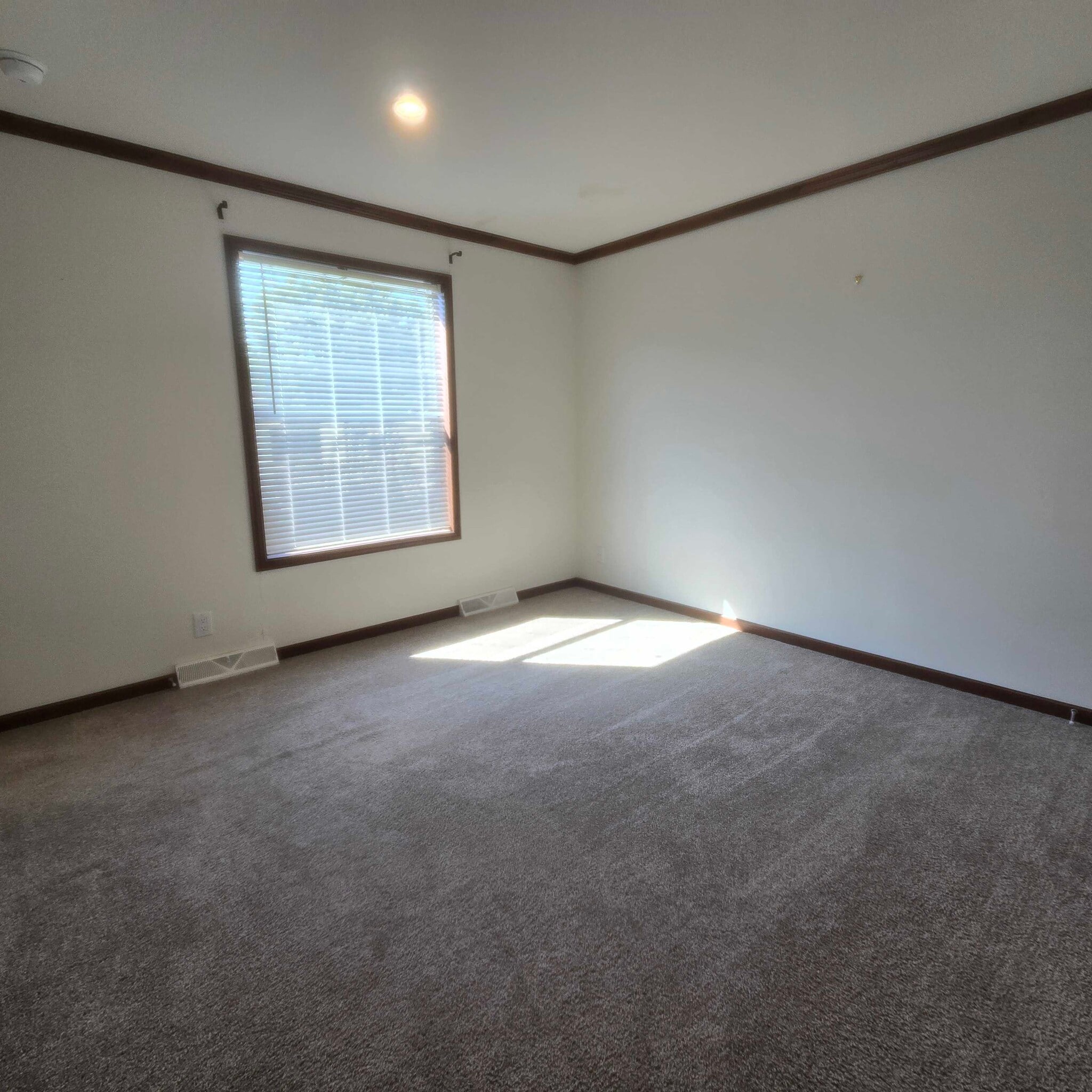 Building Photo - 318 Autumn Park Dr