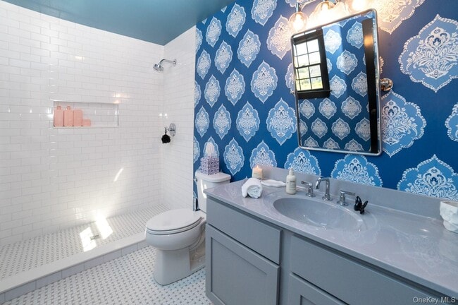 Building Photo - 70 Arshamomaque Ave