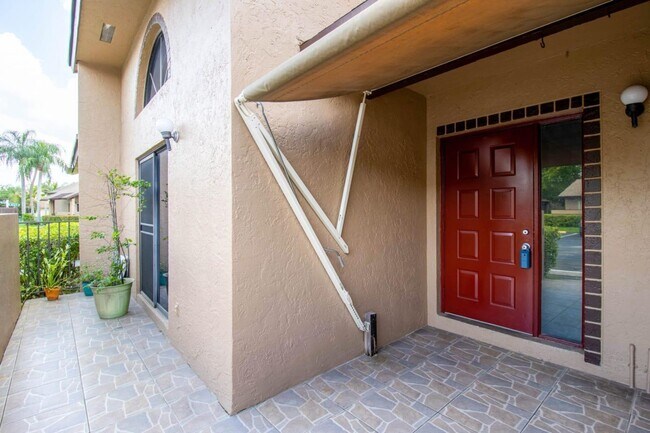 Building Photo - 2358 NW 37th Ave