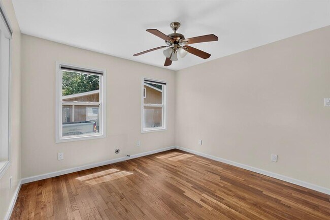 Building Photo - 4711 Alf Ave